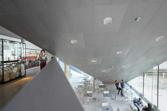 Museo su due livelli bar